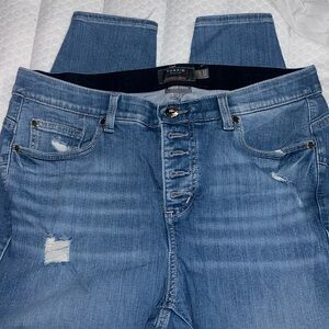 Torrid  bombshell Skinny Jeans